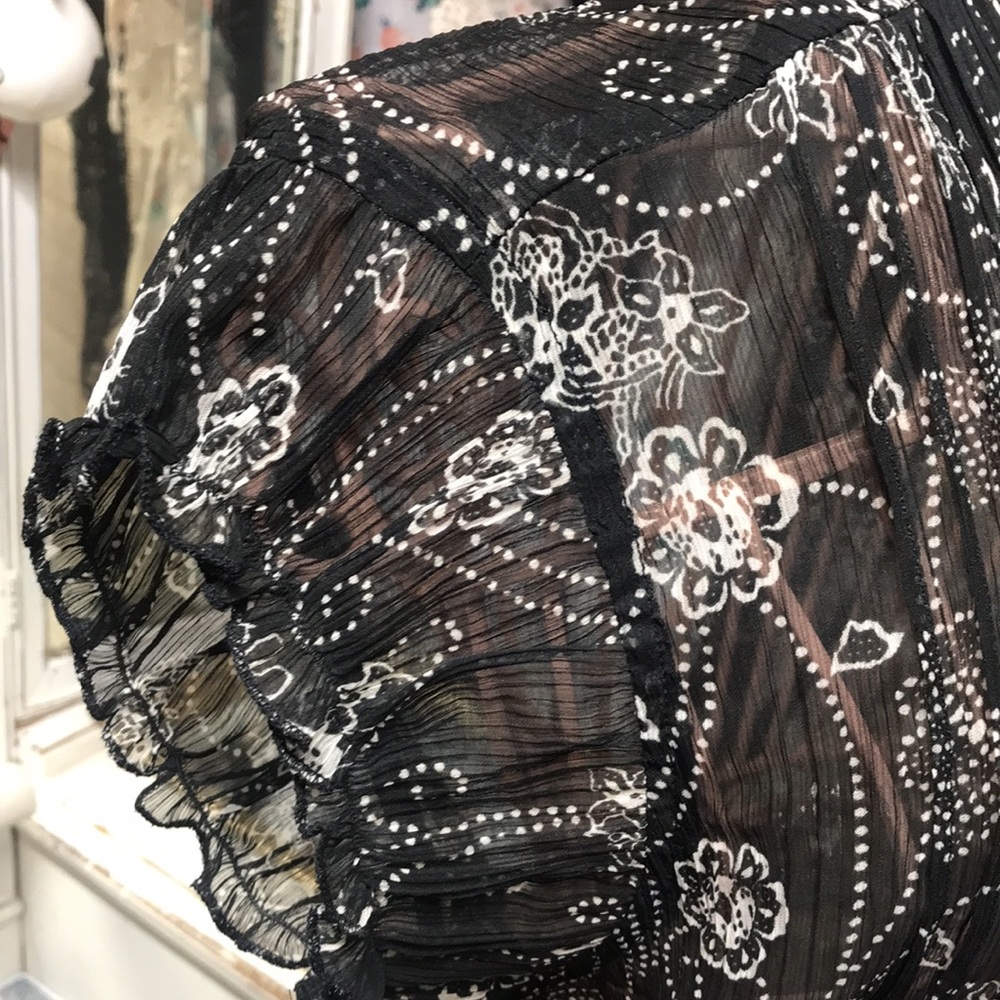 NWOT Venus see-through lacy top - Picture 6 of 9